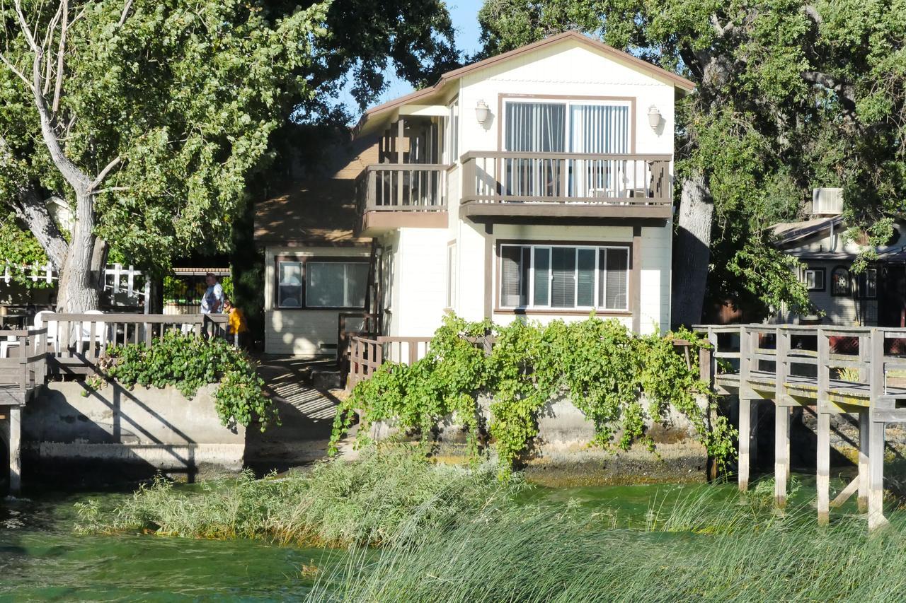 By The Lake Clearlake Exterior photo